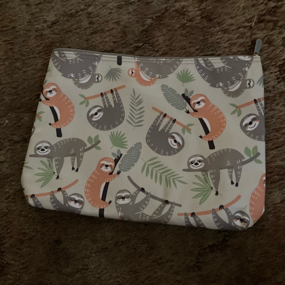 Sloth zipper pouch
